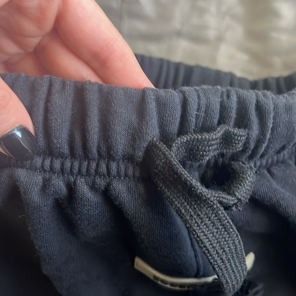 ESSENTIALS sweat shorts - Picture 4 of 7